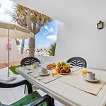 Appartement Home2book Bright & Pool, Costa Teguise