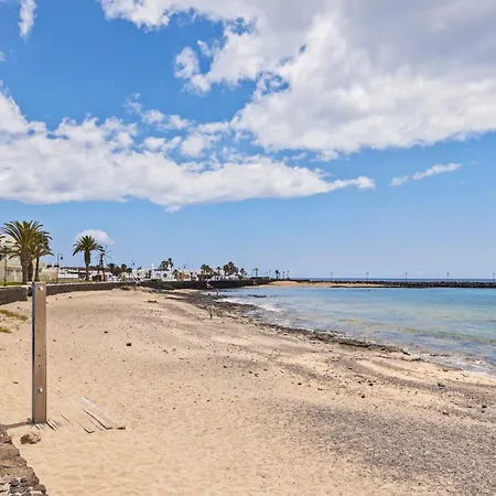 Apartman Home2book Bright & Pool, *