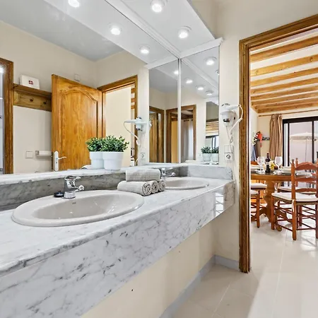 Home2book Bright & Pool, * Коста-Тегисе
