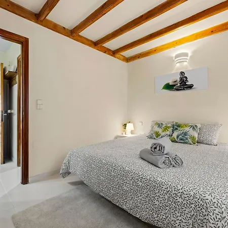 Апартаменты Home2book Bright & Pool, Коста-Тегисе
