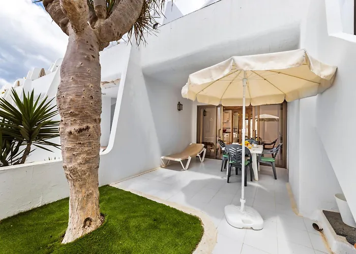 Home2book Bright & Pool, *