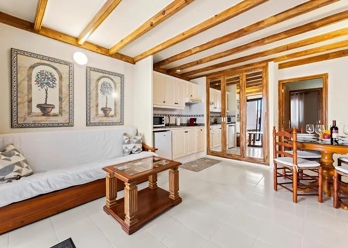 Home2book Bright & Pool, Apartman *