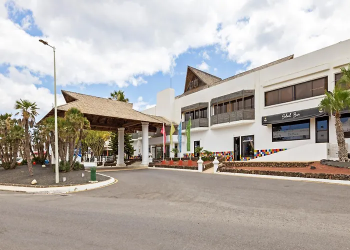 Apartman Home2book Bright & Pool,