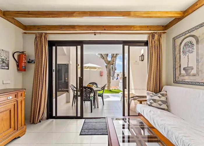 Home2book Bright & Pool, Apartman Costa Teguise